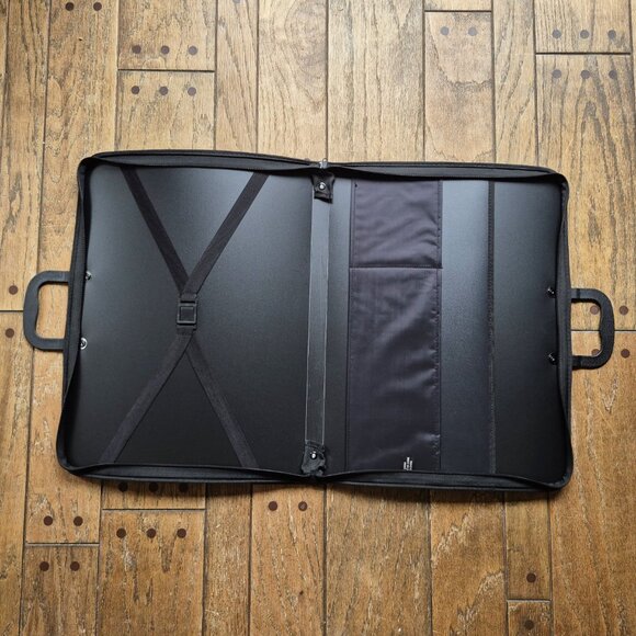 Art portfolio bag, 22" x 17" x 2" - Picture 6 of 6